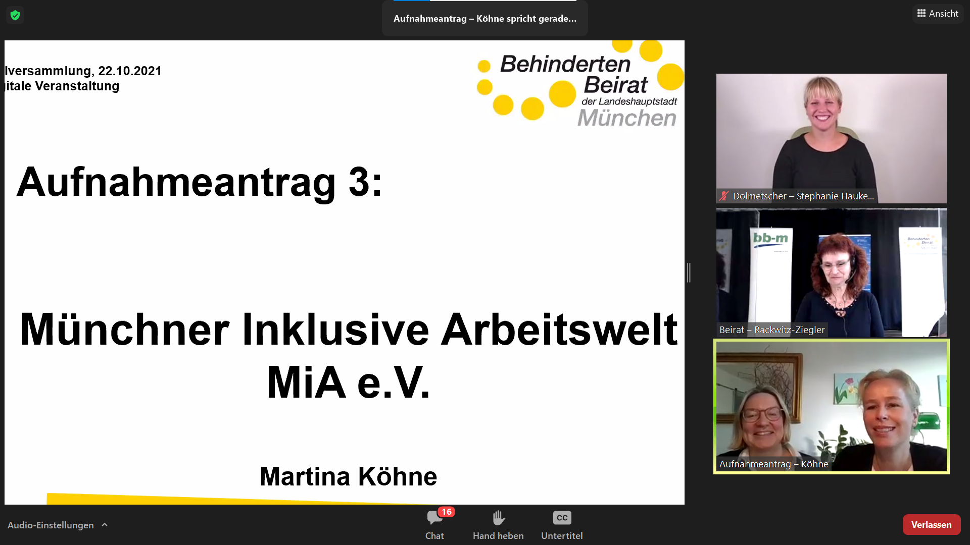 Martina Köhne stellt den Aufnahmeantrag für Münchner inklusive Arbeitswelt e.V. 
